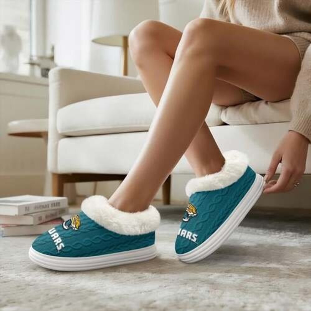 PREMIUM NFL X JAC EXCLUSIVE Fuzzy Slippers Limited Edition